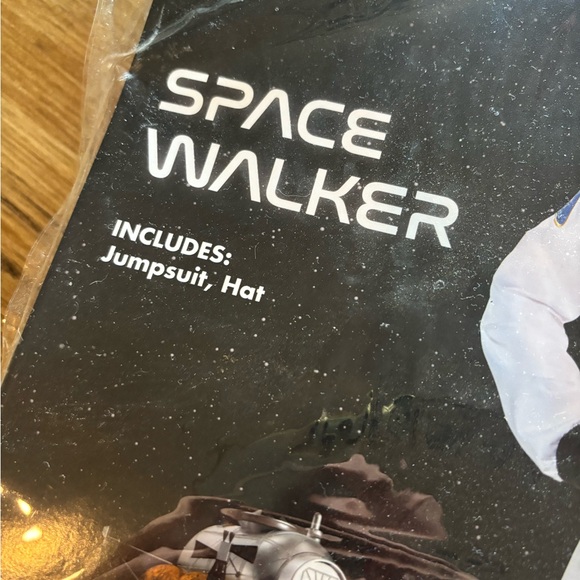 Astronaut Costume - Picture 2 of 6